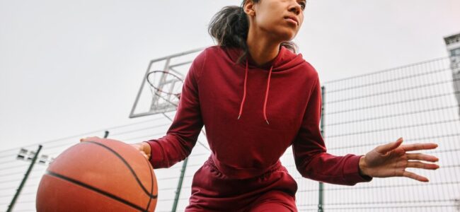 Pourquoi un surmaillot basket personnalisé est-il indispensable pour les tournois ?